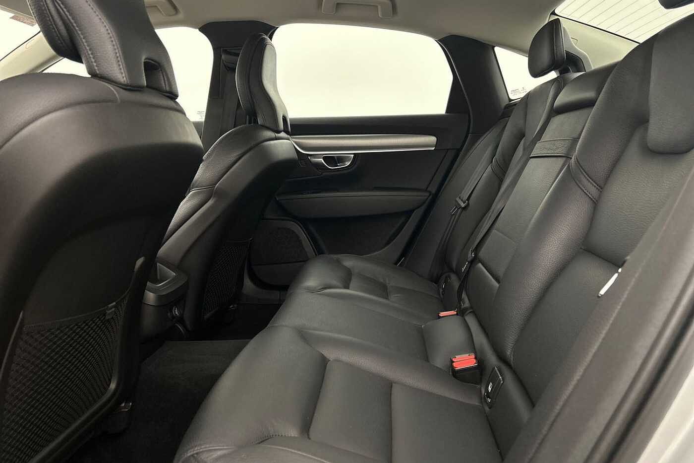 Volvo S90 D4 Momentum Automatic