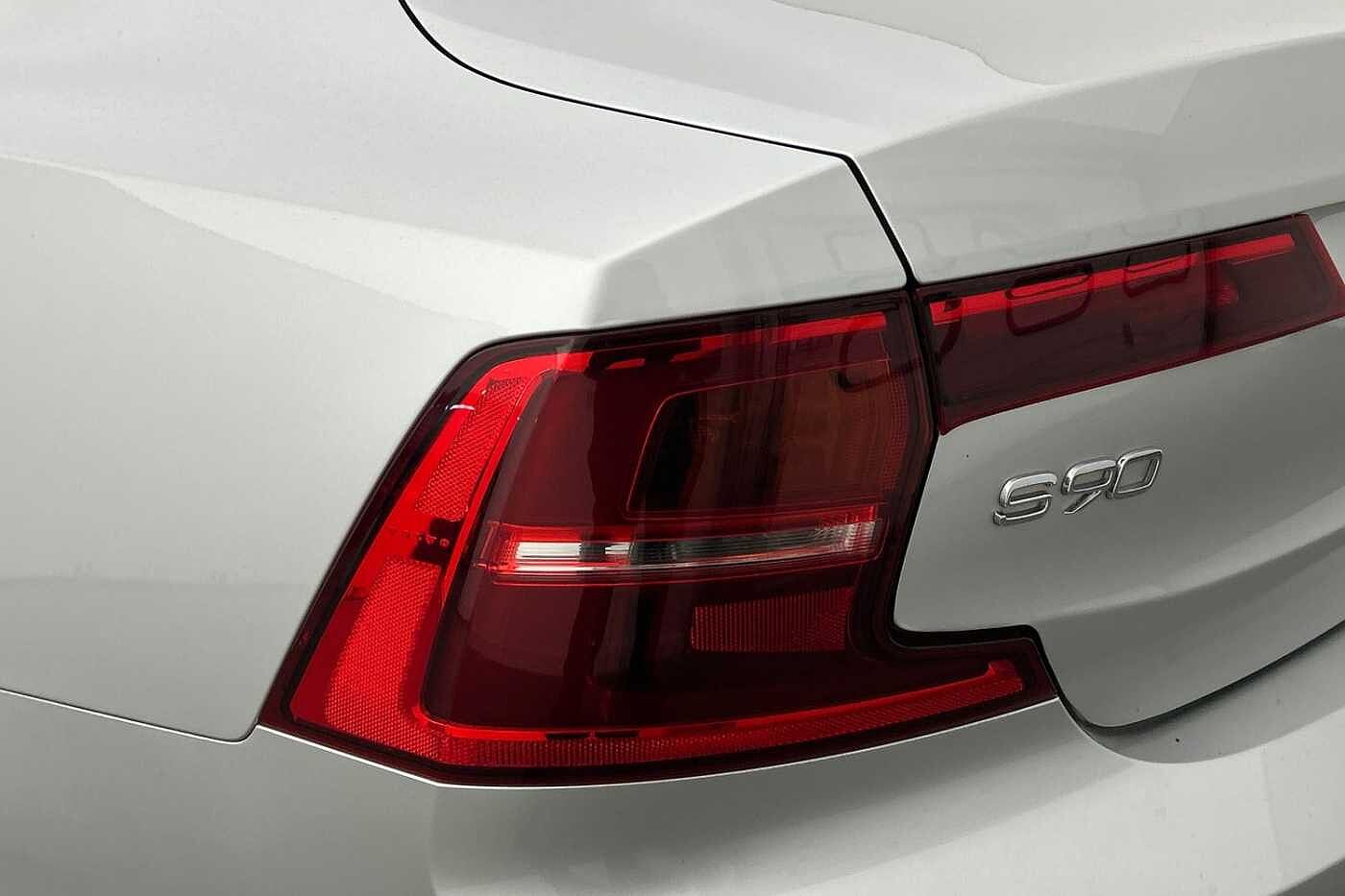 Volvo S90 D4 Momentum Automatic
