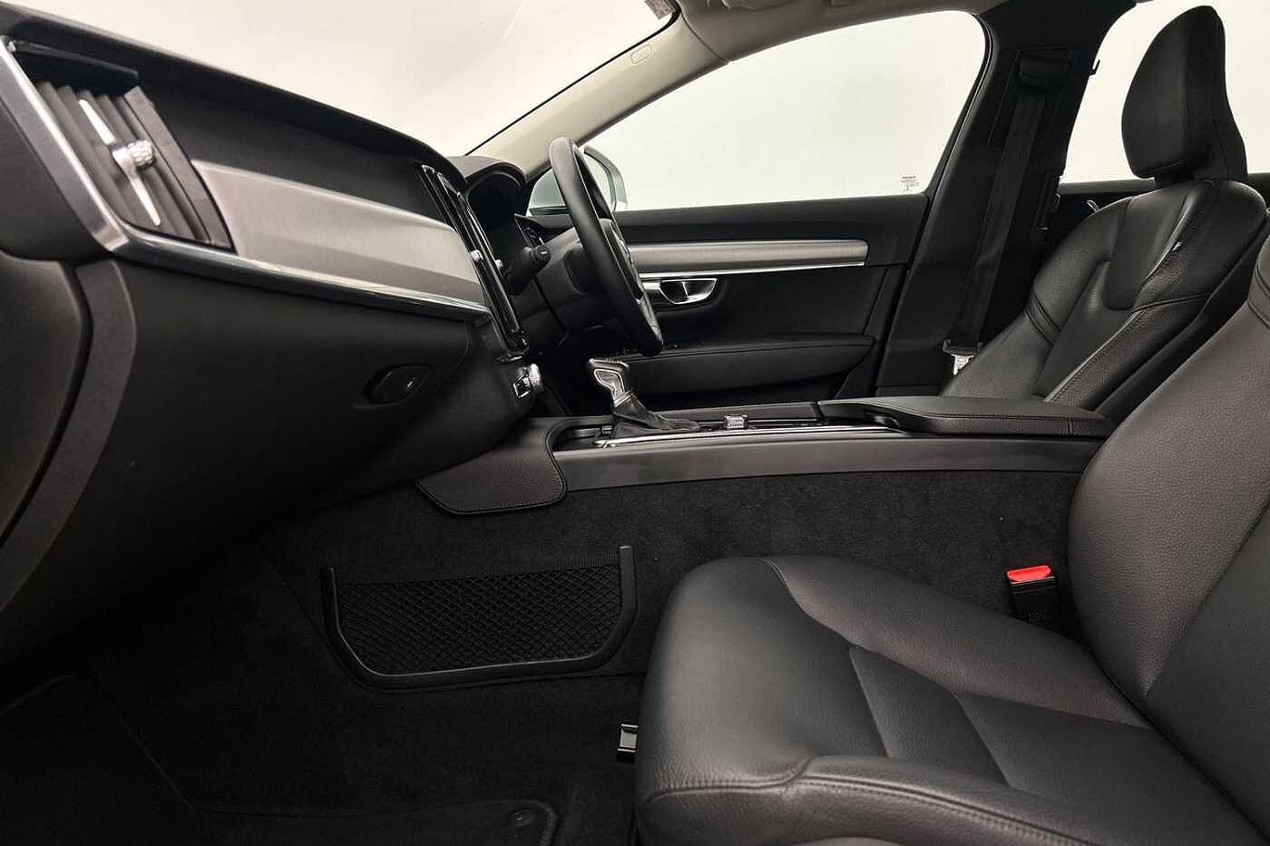 Volvo S90 D4 Momentum Automatic