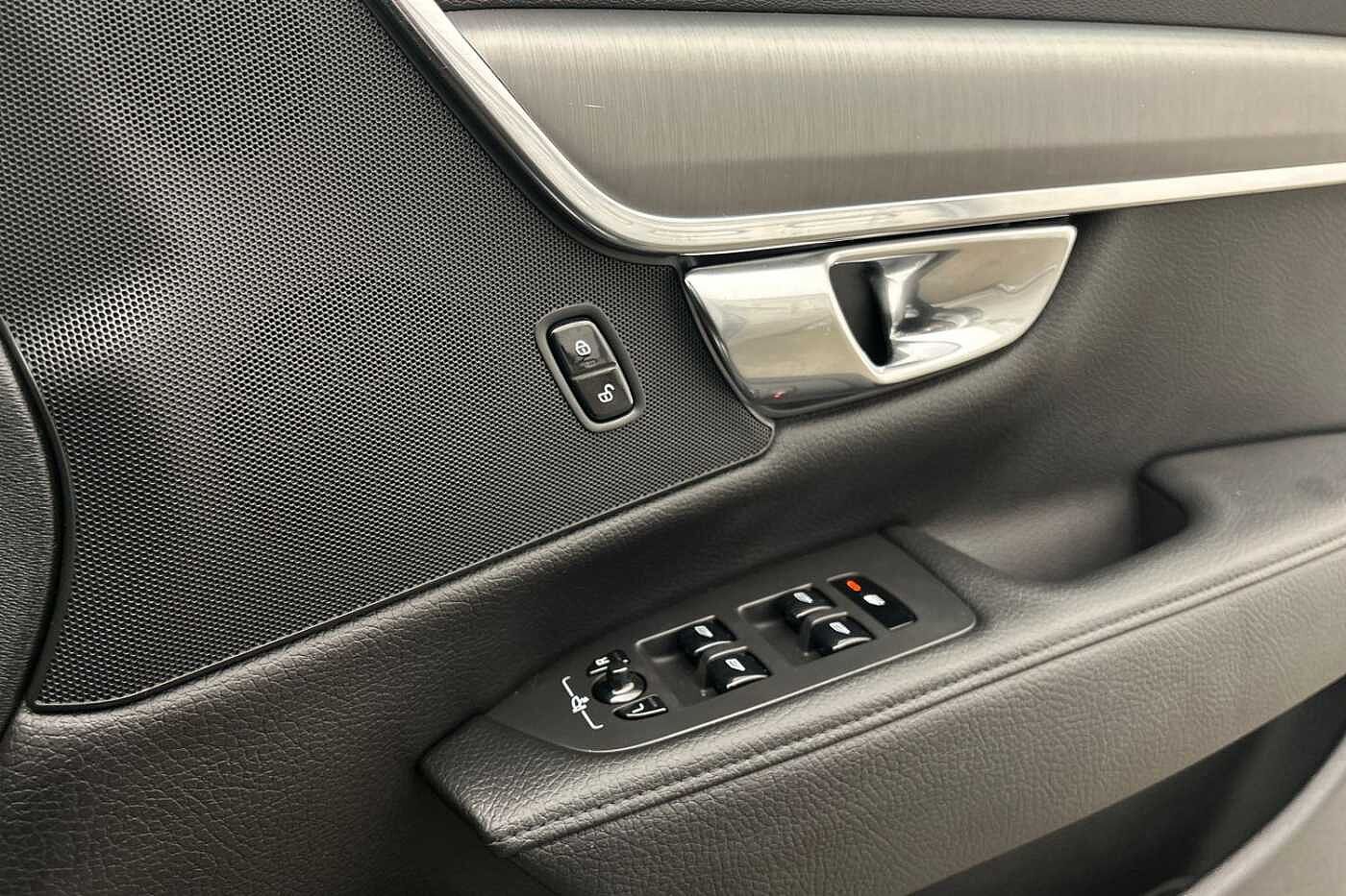 Volvo S90 D4 Momentum Automatic