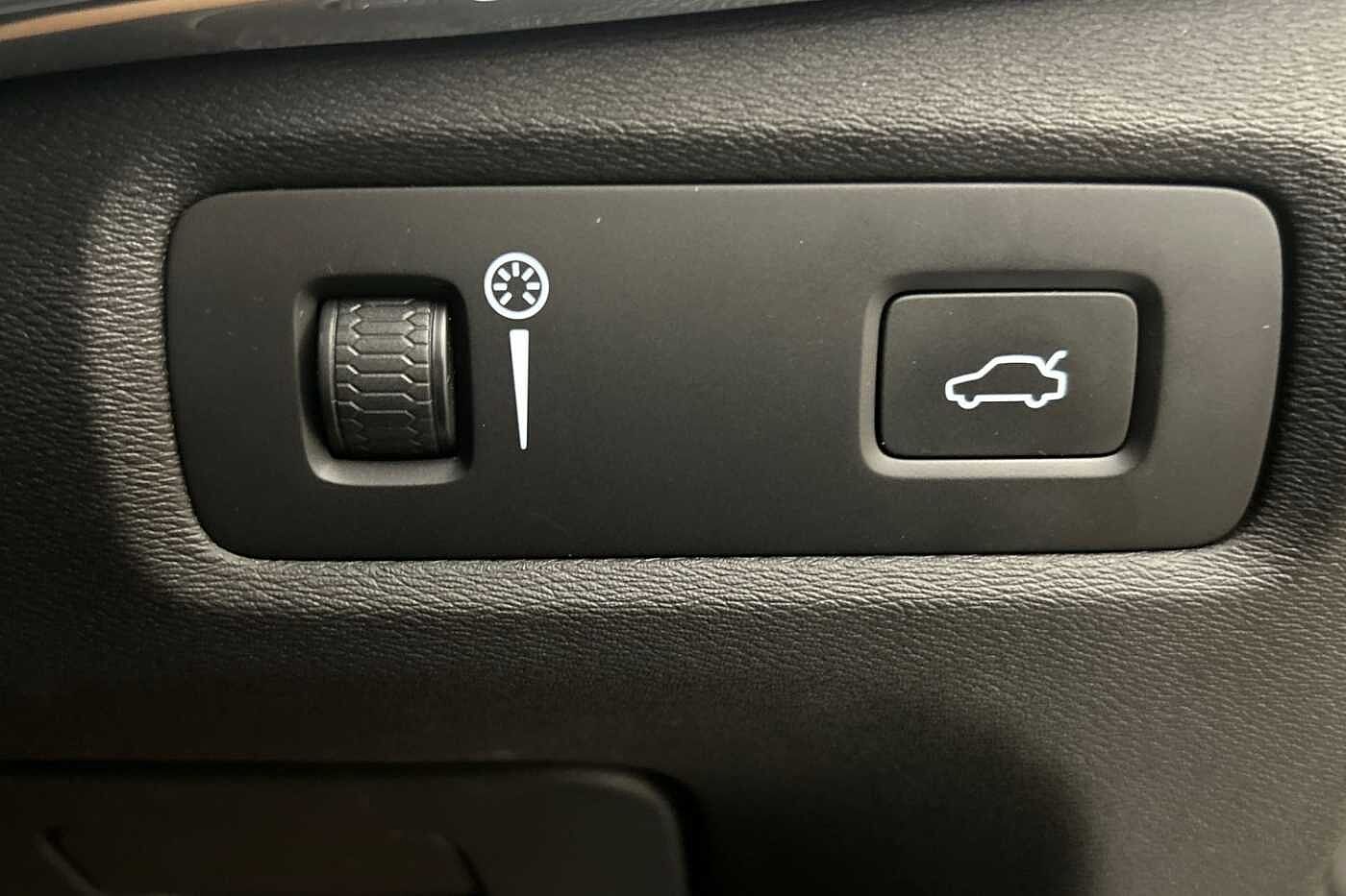 Volvo S90 D4 Momentum Automatic