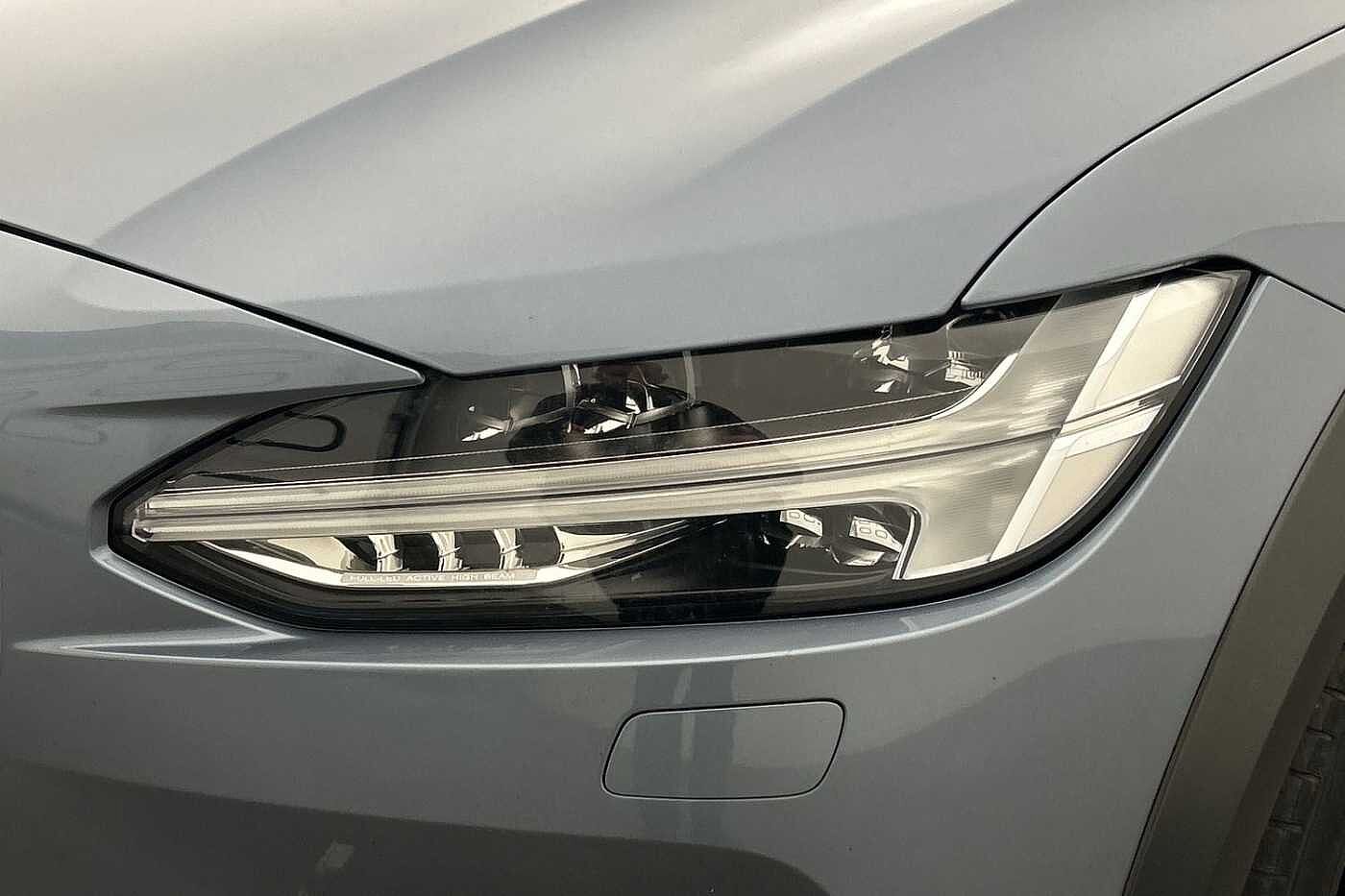 Volvo V90 Cross Country T5 AWD Plus Automatic