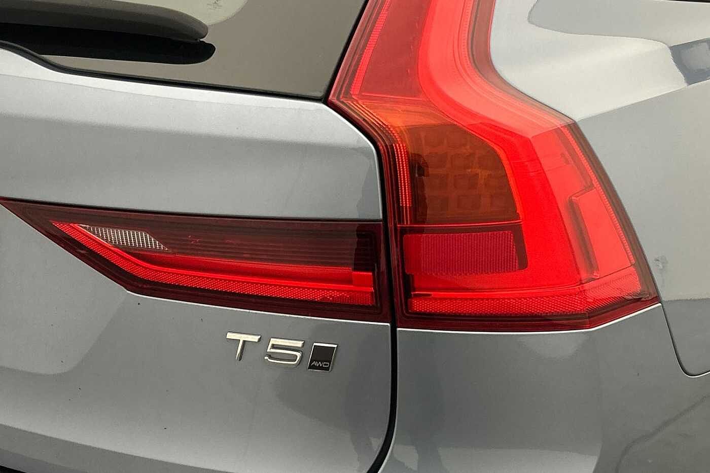 Volvo V90 Cross Country T5 AWD Plus Automatic