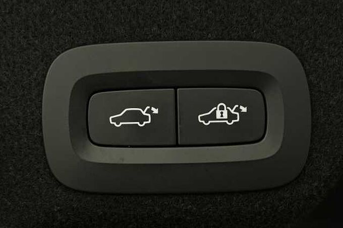 Volvo S90 D4 Momentum Plus Automatic