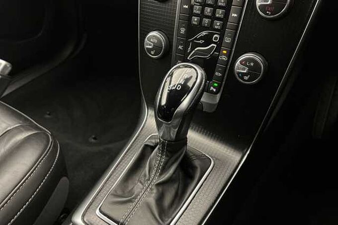 Volvo V40 T3 R-Design Pro Automatic