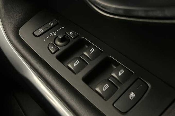 Volvo V40 T3 R-Design Pro Automatic