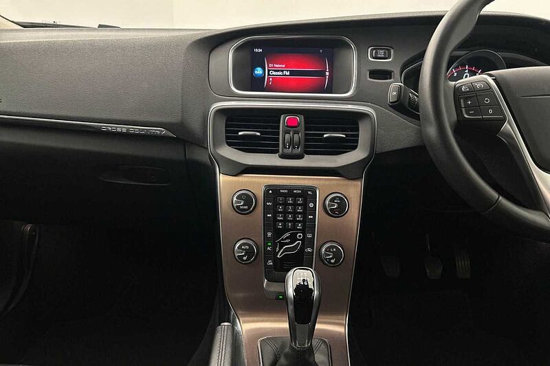 Volvo V40 Cross Country T3 Pro Manual