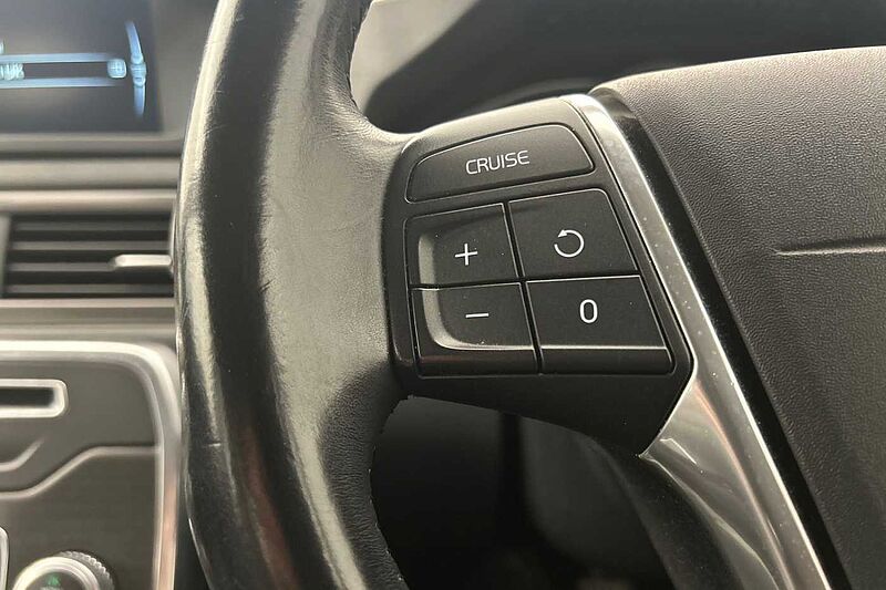 Volvo XC70 D4AWD SE Nav Manual