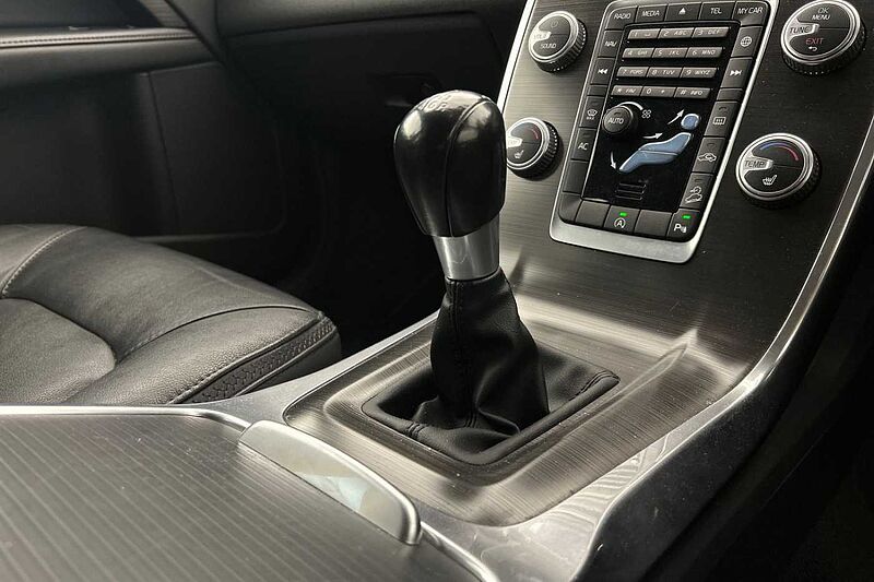 Volvo XC70 D4AWD SE Nav Manual