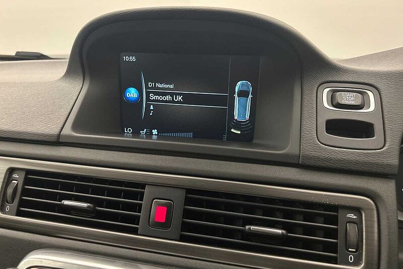 Volvo XC70 D4AWD SE Nav Manual
