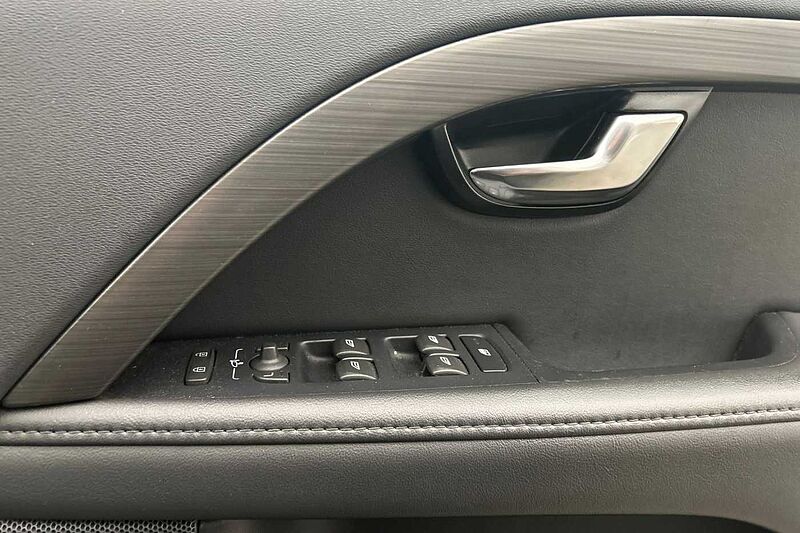 Volvo XC70 D4AWD SE Nav Manual