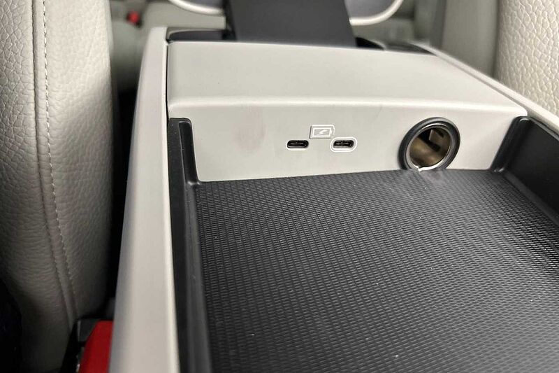 Volvo V90 Ultra, T8 AWD Plug-in hybrid, Electric/Petrol, Dark