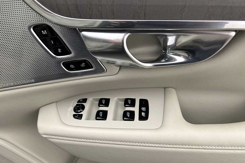 Volvo V90 Ultra, T8 AWD Plug-in hybrid, Electric/Petrol, Dark