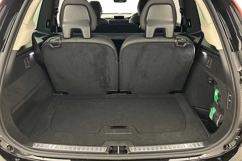 Volvo XC90 Ultra, T8 AWD Plug-in hybrid, Electric/Petrol, Dark, 7 Seats