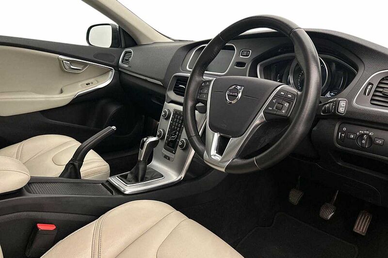 Volvo V40 T2 Inscription Manual