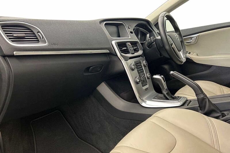 Volvo V40 T2 Inscription Manual