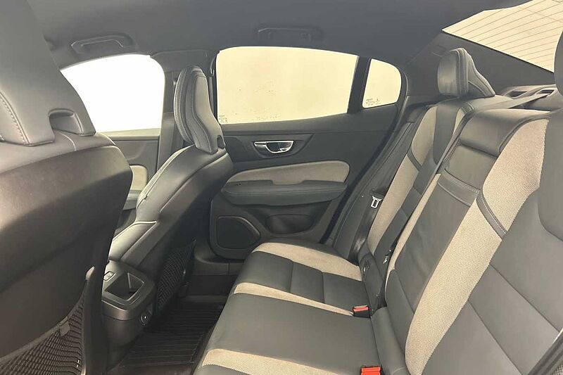 Volvo S60 R-Design, B5 mild hybrid