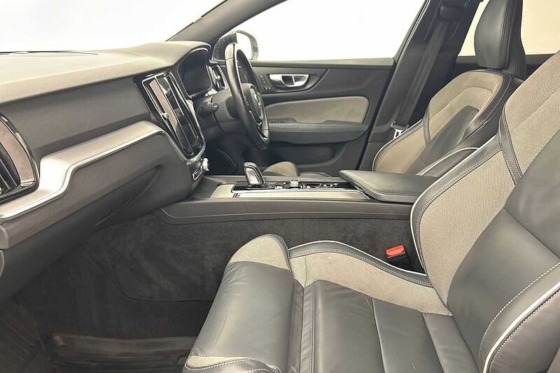 Volvo S60 R-Design, B5 mild hybrid