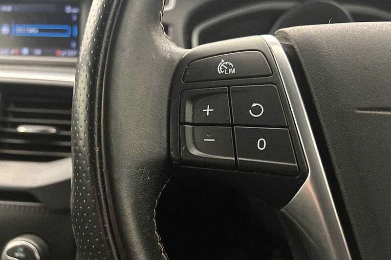 Volvo V40 T2 R-Design Manual