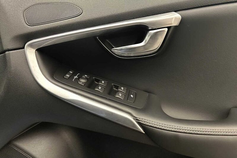 Volvo V40 T2 R-Design Manual