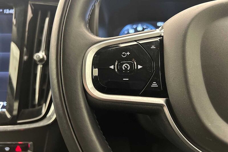 Volvo S90 D4 Momentum Automatic