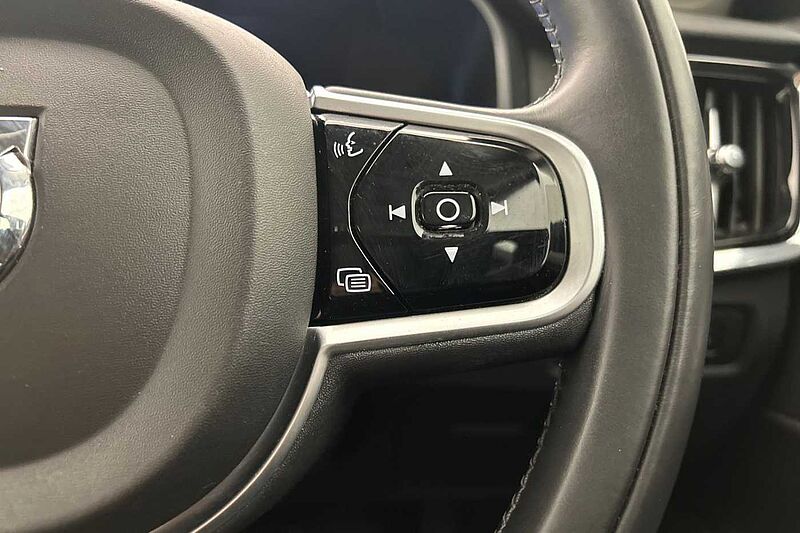 Volvo S90 D4 Momentum Automatic