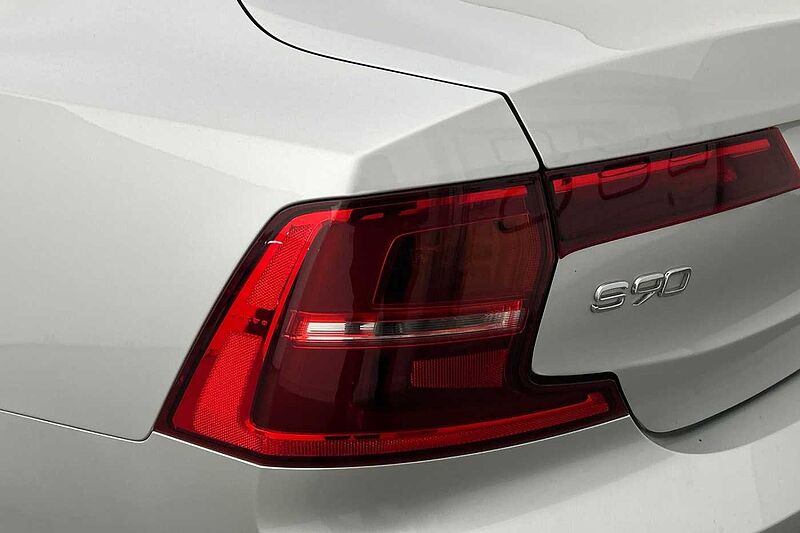 Volvo S90 D4 Momentum Automatic