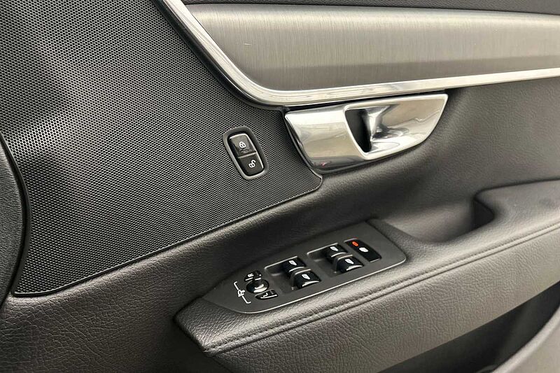 Volvo S90 D4 Momentum Automatic
