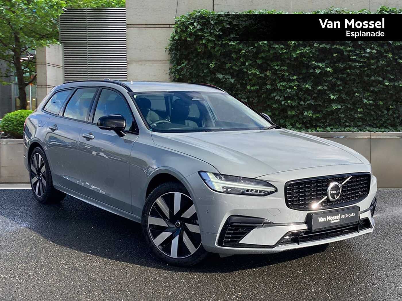 Volvo V90 Plus, T6 AWD Plug-in hybrid, Electric/Petrol, Dark