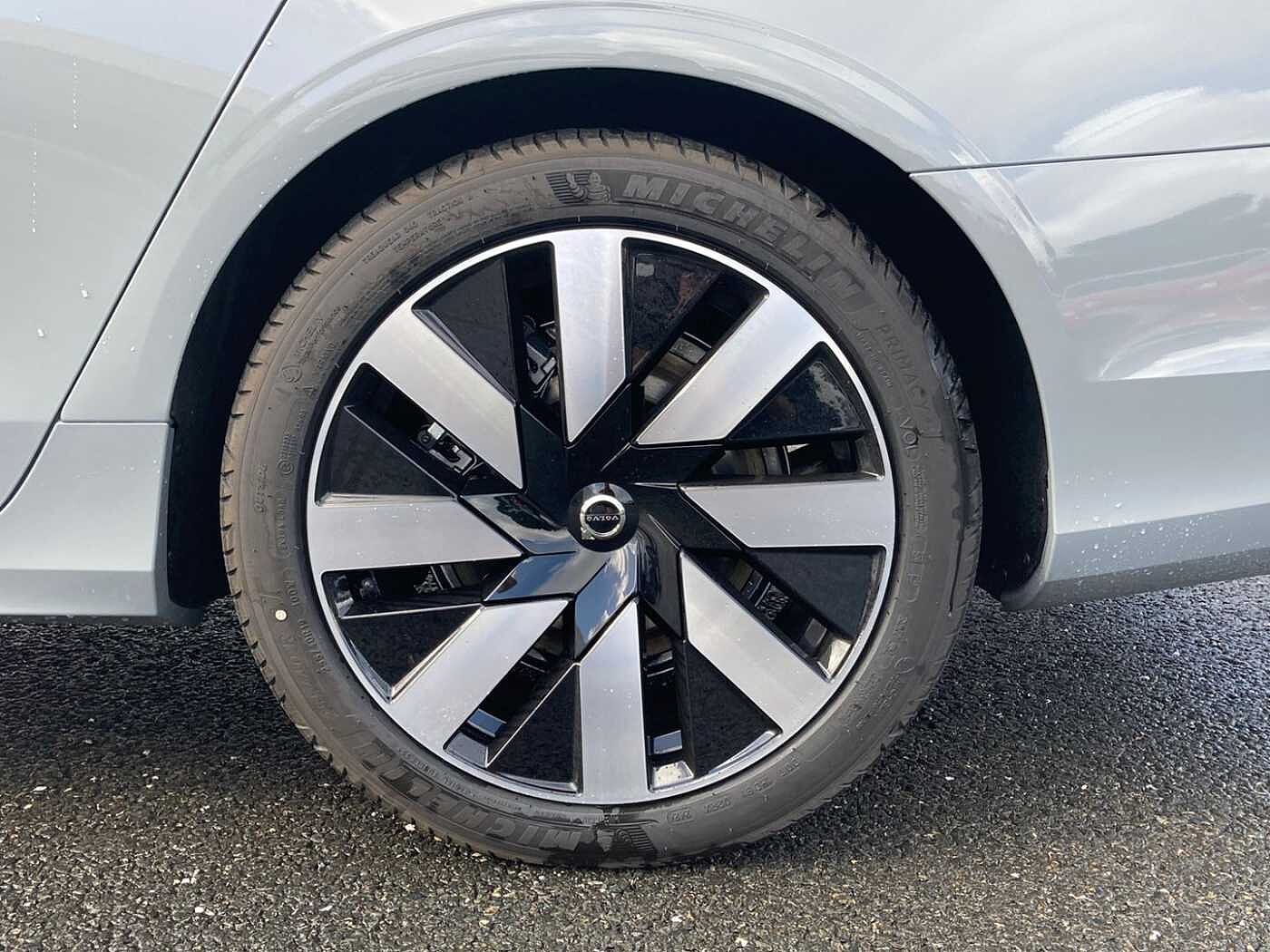 Volvo V90 Plus, T6 AWD Plug-in hybrid, Electric/Petrol, Dark