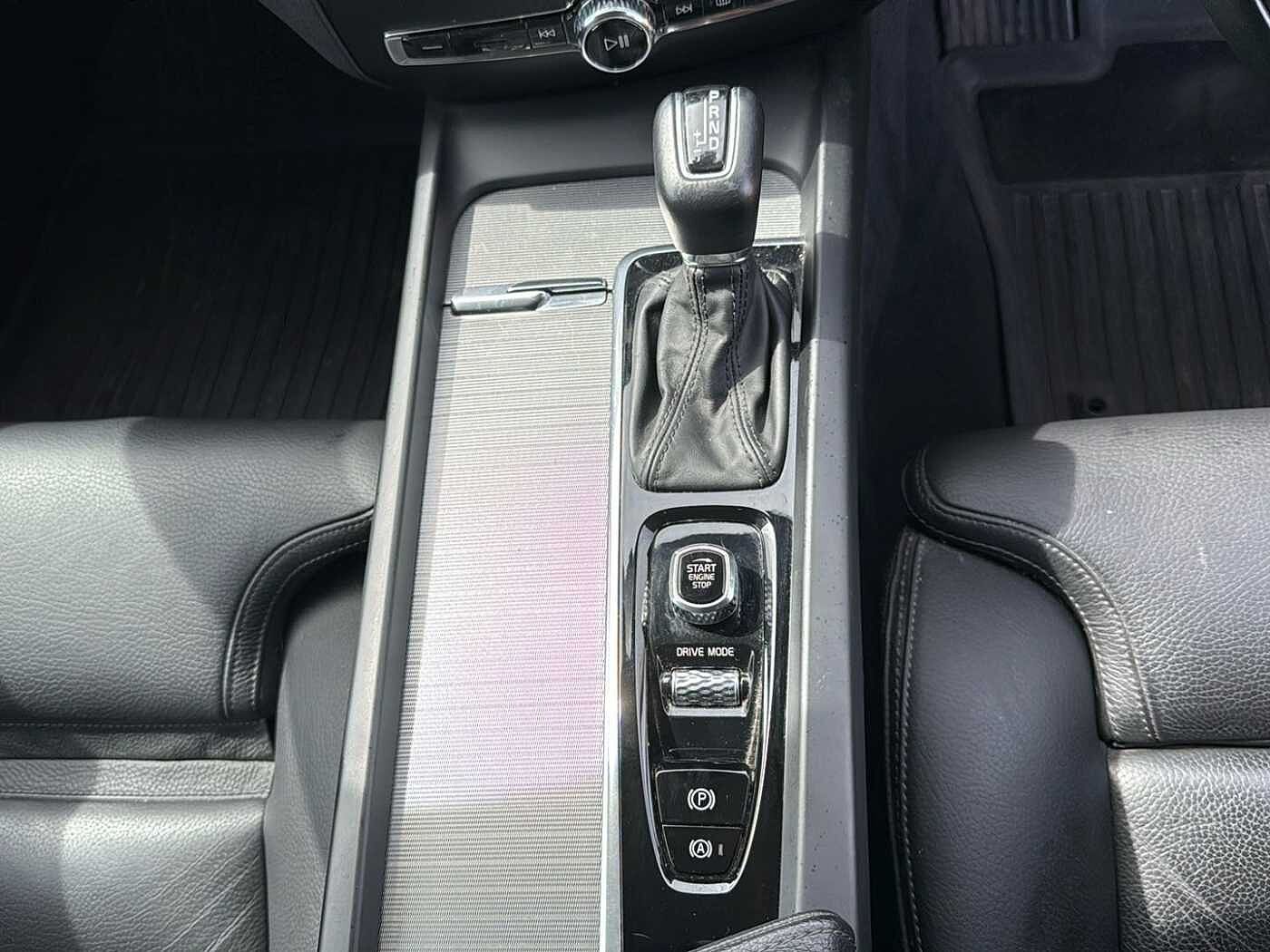 Volvo V60 Cross Country T5 AWD Plus Automatic