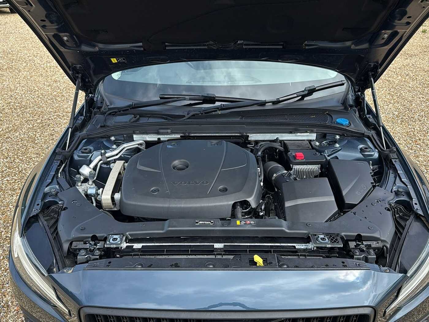 Volvo V60 Cross Country T5 AWD Plus Automatic