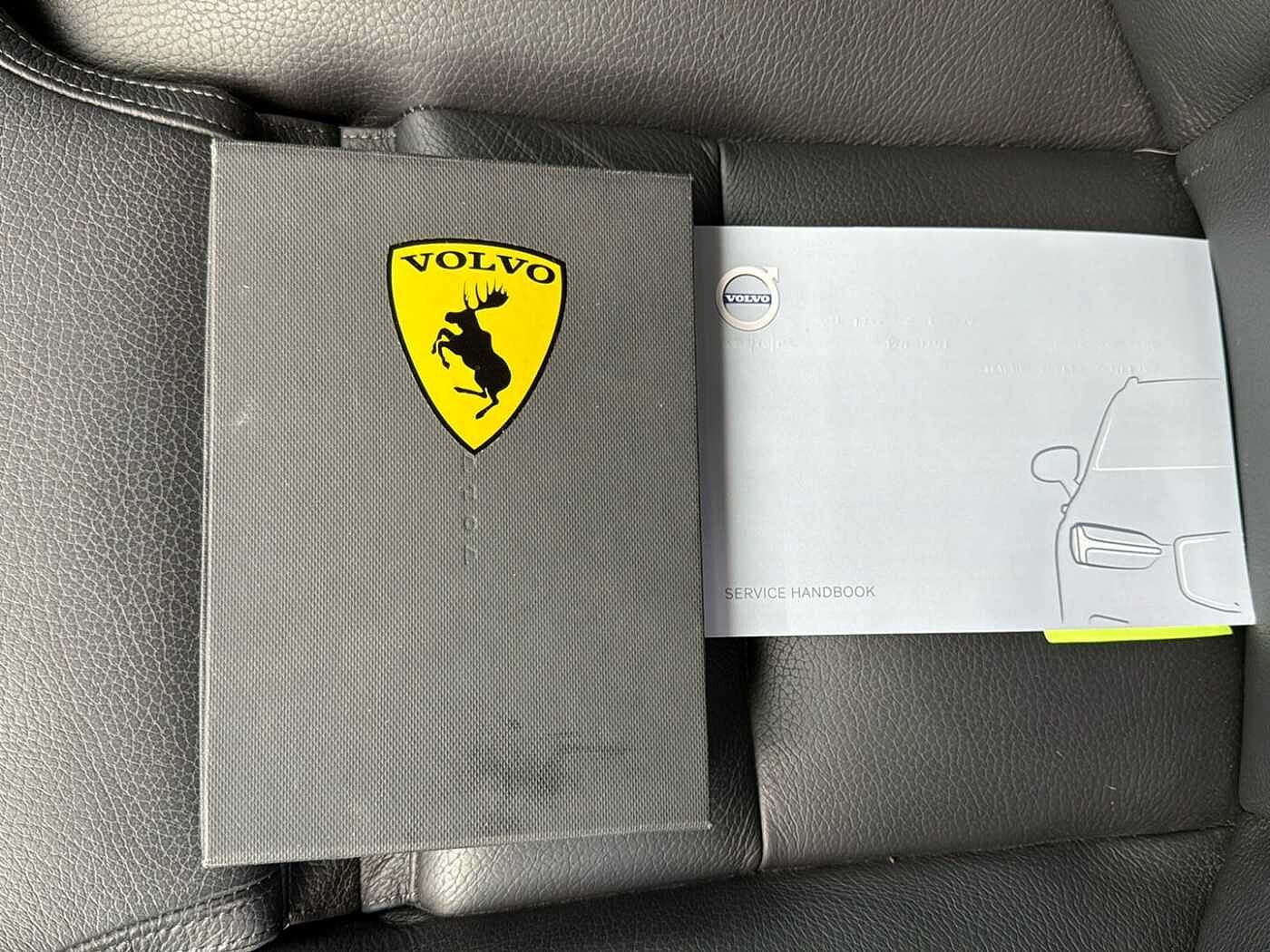 Volvo V60 Cross Country T5 AWD Plus Automatic