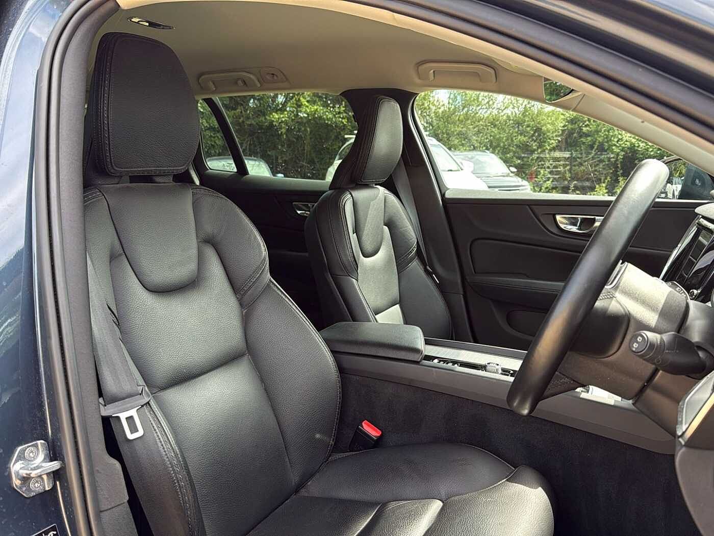 Volvo V60 Cross Country T5 AWD Plus Automatic