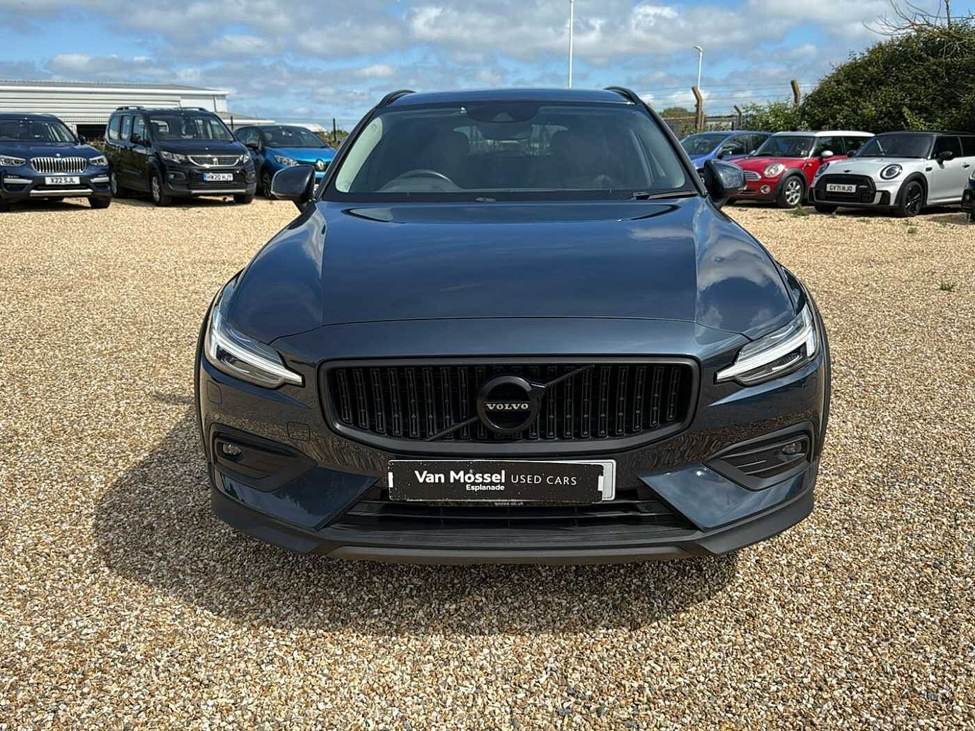 Volvo V60 Cross Country T5 AWD Plus Automatic