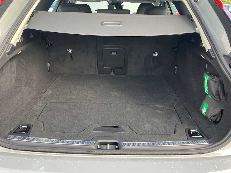 Volvo V90 Plus, T6 AWD Plug-in hybrid, Electric/Petrol, Dark