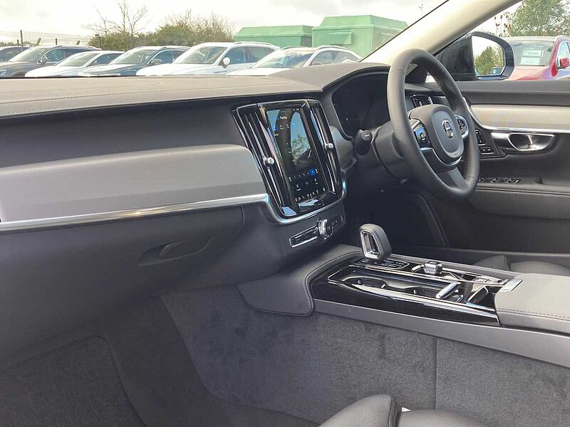 Volvo V90 Plus, T6 AWD Plug-in hybrid, Electric/Petrol, Dark