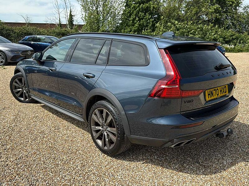 Volvo V60 Cross Country T5 AWD Plus Automatic