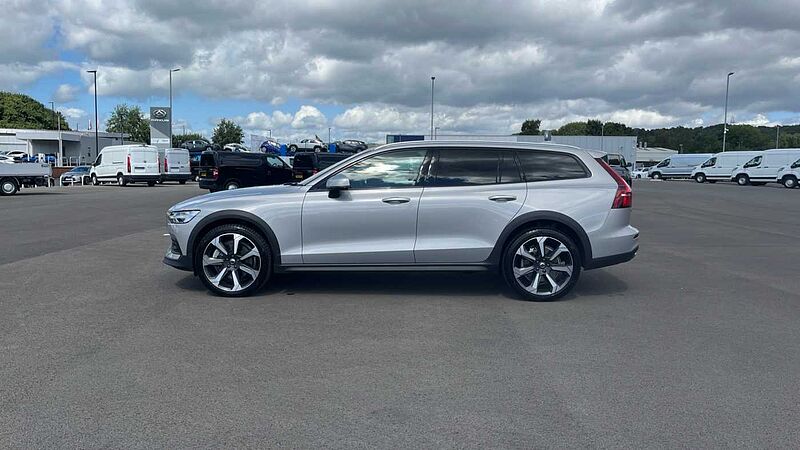 Volvo V60 Cross Country Plus, B5 AWD mild hybrid, Petrol