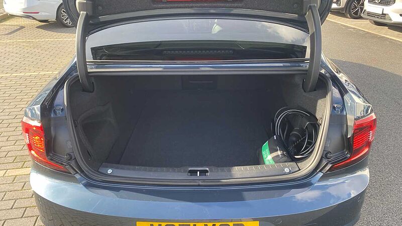 Volvo S90 Recharge R-Design, T8 AWD plug-in hybrid