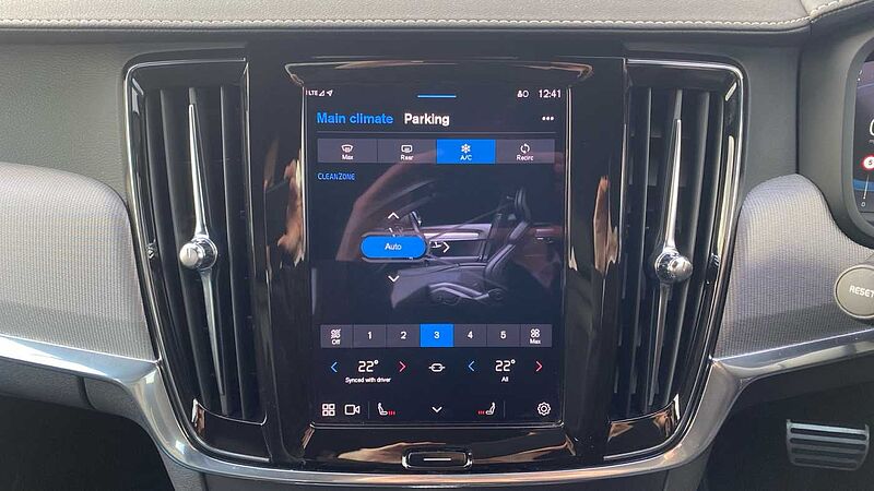 Volvo S90 Recharge R-Design, T8 AWD plug-in hybrid