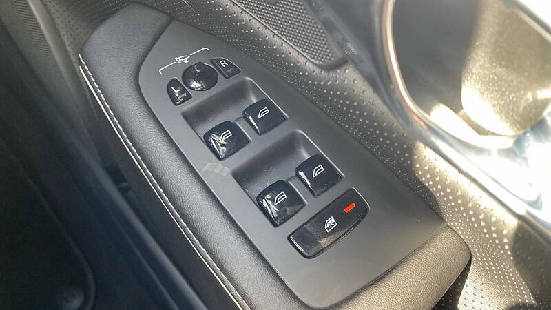 Volvo S90 Recharge R-Design, T8 AWD plug-in hybrid