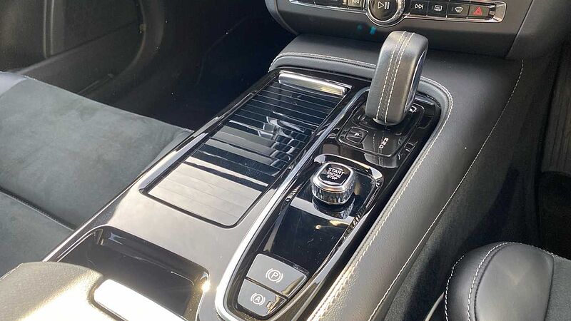 Volvo S90 Recharge R-Design, T8 AWD plug-in hybrid