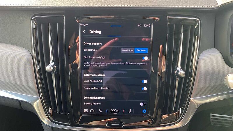 Volvo S90 Recharge R-Design, T8 AWD plug-in hybrid