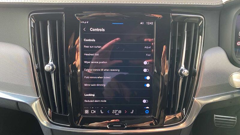 Volvo S90 Recharge R-Design, T8 AWD plug-in hybrid