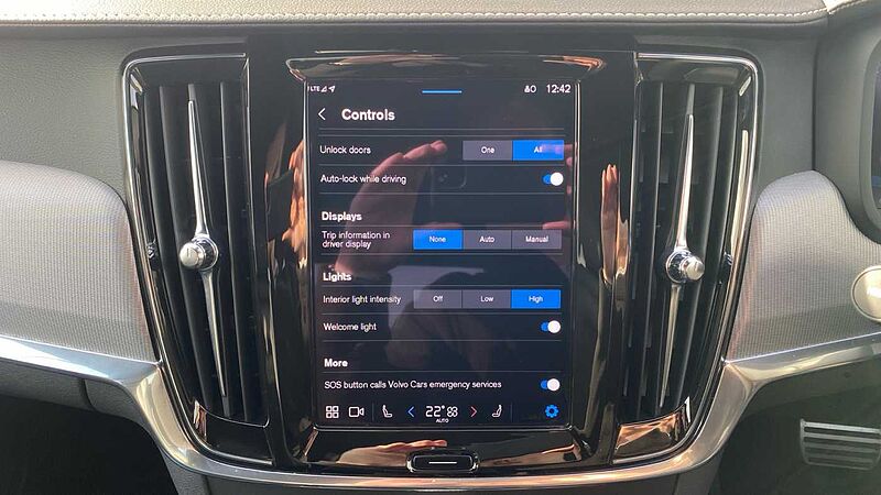 Volvo S90 Recharge R-Design, T8 AWD plug-in hybrid