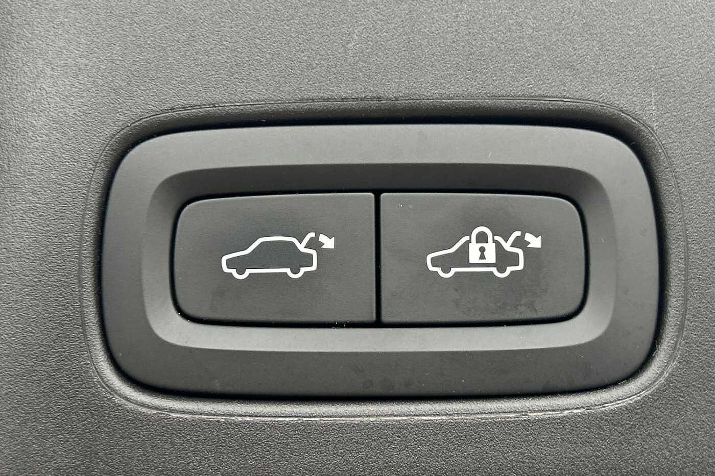 Volvo V90 Cross Country 2.0 B5P Cross Country Plus 5dr AWD Auto