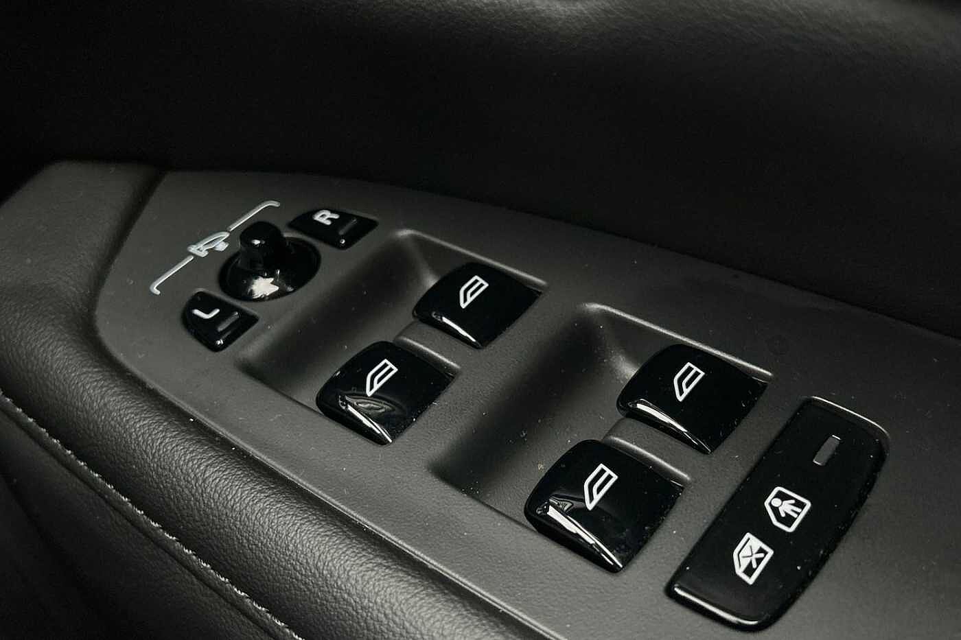 Volvo V90 Cross Country 2.0 B5P Cross Country Plus 5dr AWD Auto