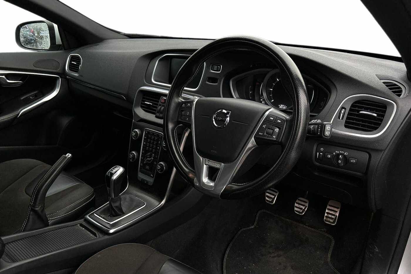 Volvo V40 D2 R-Design Manual