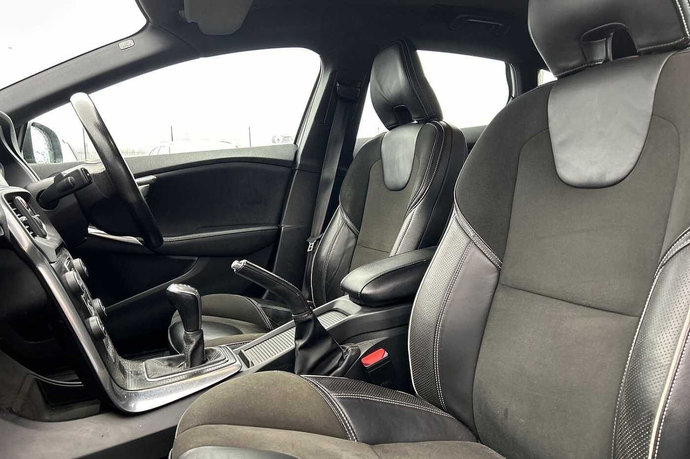 Volvo V40 D2 R-Design Manual